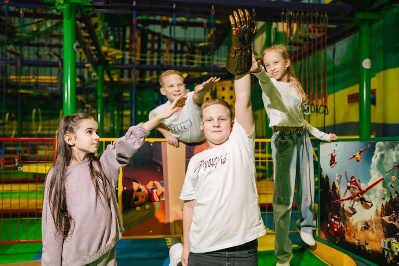 Мстители: перчатка бесконечности