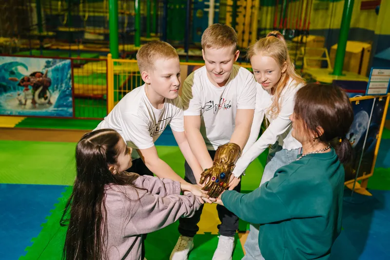 Мстители: перчатка бесконечности